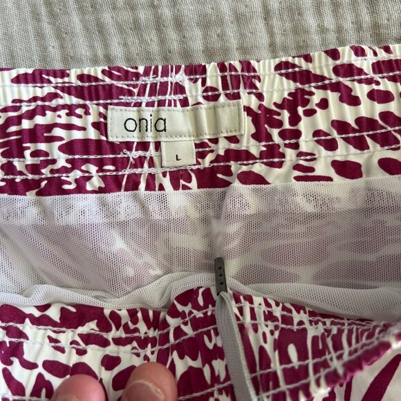 Onia Swim Trunks Men's L - Like New - Unique Magenta and White Print Pattern - Picture 3 of 5